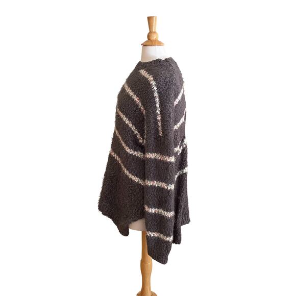 Davi & Dani Gray, White Fuzzy, Chunky Knit Boxy Oversized Sweater, 2XL - Picture 3 of 13